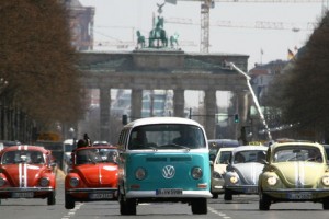 4391092_7_df50_devant-la-porte-de-brandebourg-a-berlin-en_7e6ffa94c568cfdaa9205afb42bc090b