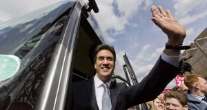 1109435_ed-miliband-sattaque-aux-avantages-fiscaux-des-plus-aises-web-tete-0204287468847_660x352p